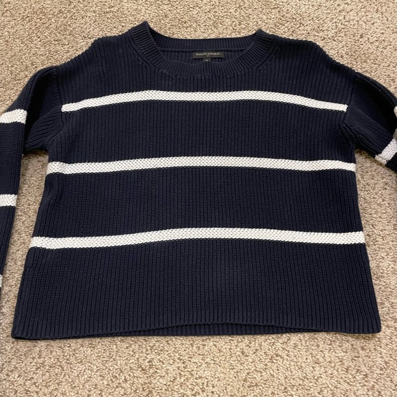 banana republic Women’s Crop Top Sweater Size Medium - Picture 3 of 5